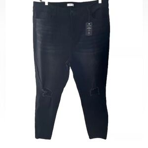 Forever 21 plus size up lyfter jeans. New with tags!